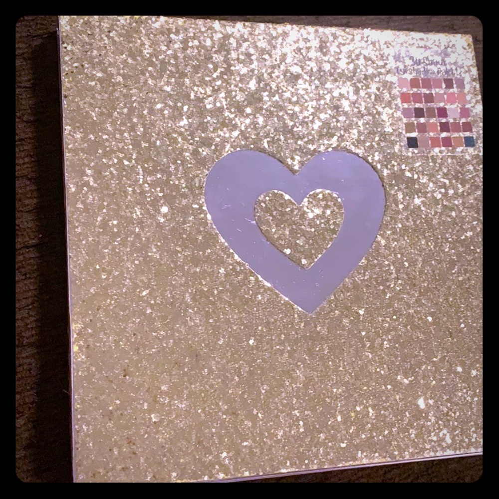 Cai 30 matte & shimmer colors palette